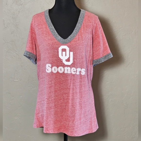 [5th & Ocean] SEC OU Sooners Women's Short Sleeve V-Neck Tee《XL》 - Picture 1 of 16